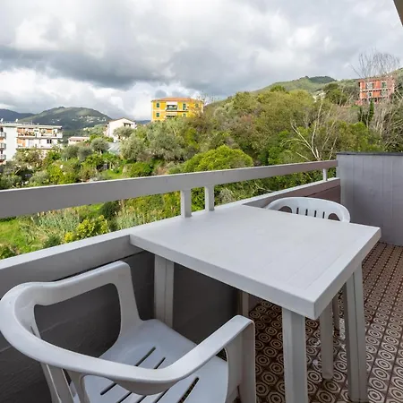 Rapallo Home Apartament *